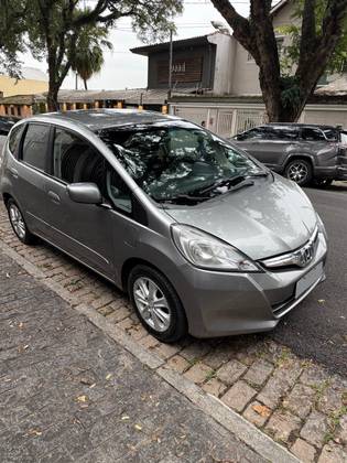 HONDA FIT 1.4 LX 16V FLEX 4P MANUAL HONDA FIT 1.4 LX 16V FLEX 4P MANUAL